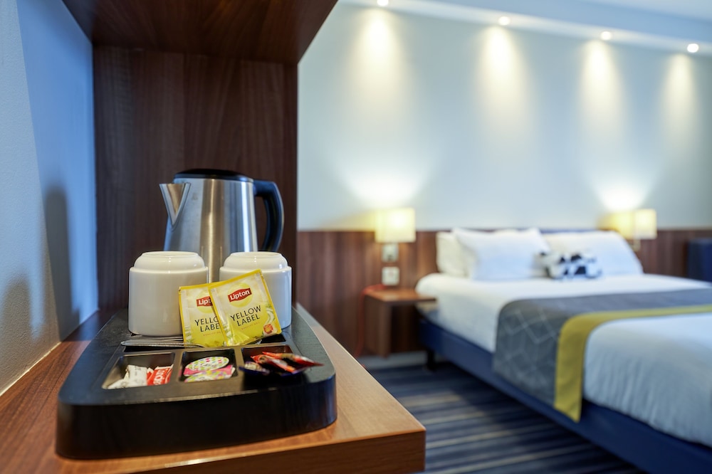Habitación estándar, 1 cama de matrimonio con sofá cama del hotel Holiday Inn Express Estrasburgo - Centre. Foto 5