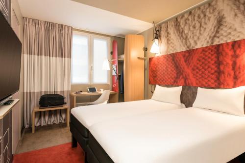 Habitación Doble Estándar - 2 camas del hotel Ibis Paris Gare du Nord Chateau Landon 10ème. Foto 3