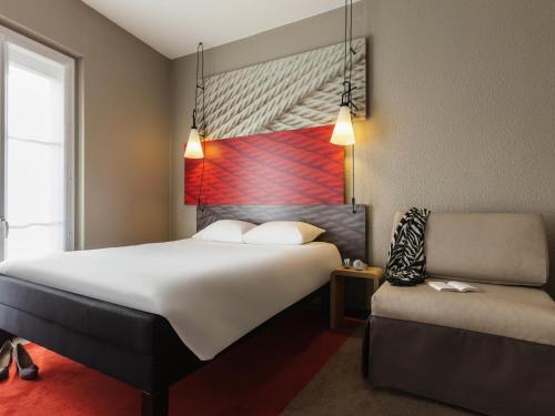 Habitación Estándar - 1 cama doble y 1 individual del hotel Ibis Paris Gare du Nord Chateau Landon 10ème. Foto 5