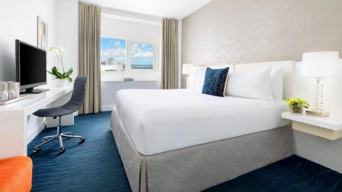 Trendy con 1 cama extragrande - Vistas a la bahía del hotel Yve Miami. Foto 4