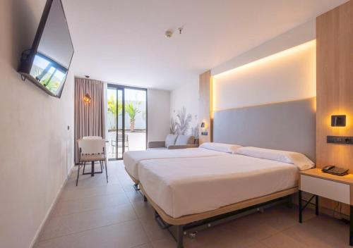 Habitación Doble Swim - Up del hotel Mynd Adeje. Foto 6