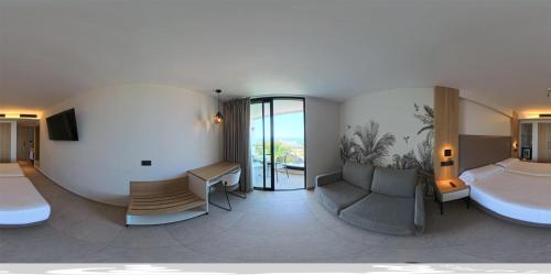 Habitación Doble con vistas laterales al mar del hotel Mynd Adeje. Foto 6