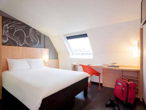 Habitación Doble Estándar del hotel Ibis Maine Montparnasse. Foto 3