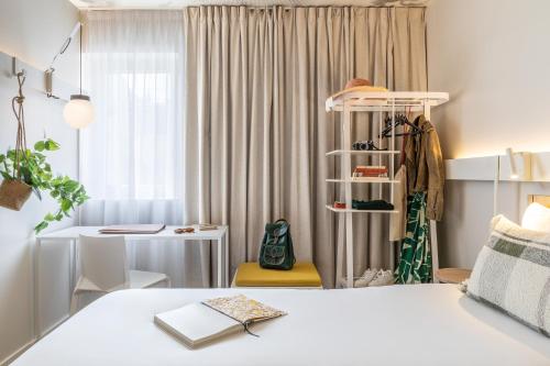 Habitación Individual Estándar del hotel Ibis Maine Montparnasse. Foto 6