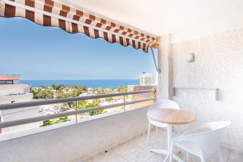 Estudio Superior con vistas al mar (7ª planta) del hotel Borinquen. Foto 1