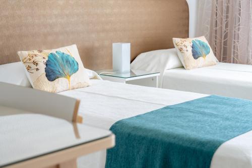 Estudo Triple Superior con vistas al mar del hotel Borinquen. Foto 3