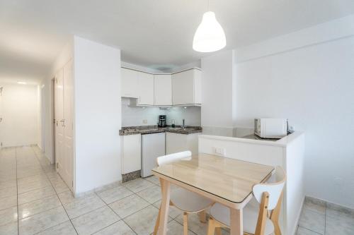 Estudo Triple Superior con vistas al mar del hotel Borinquen. Foto 15