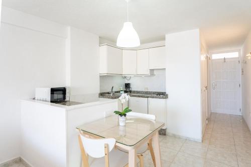 Estudio Superior con vistas al mar (7ª planta) del hotel Borinquen. Foto 18