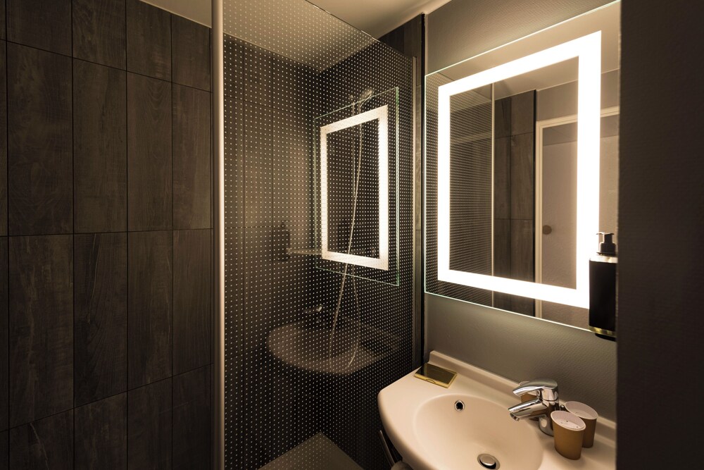 Habitación estándar, 1 cama doble con sofá cama del hotel Ibis Paris Italie Tolbiac. Foto 1
