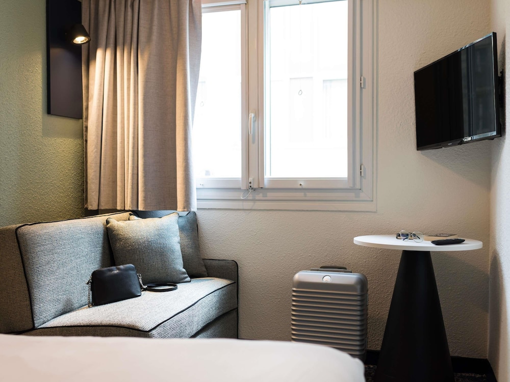Habitación estándar, 1 cama doble con sofá cama del hotel Ibis Paris Italie Tolbiac. Foto 6