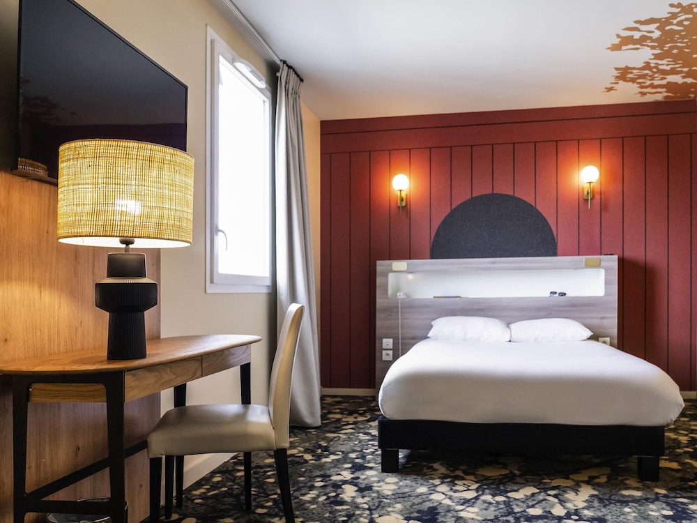 Habitación superior con 1 cama doble y 1 cama supletoria del hotel ibis Styles Versailles Saint Quentin en Yvelines