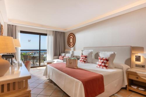Suite Senior del hotel Gf Gran Costa Adeje. Foto 5