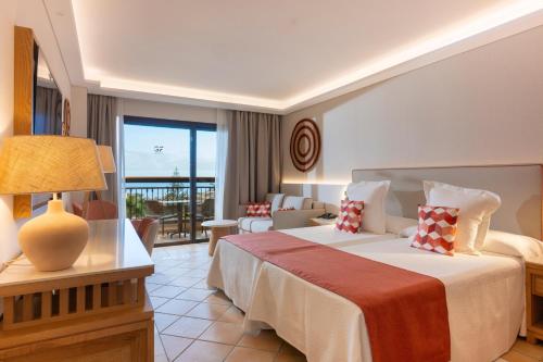 Habitación Superior del hotel Gf Gran Costa Adeje. Foto 5