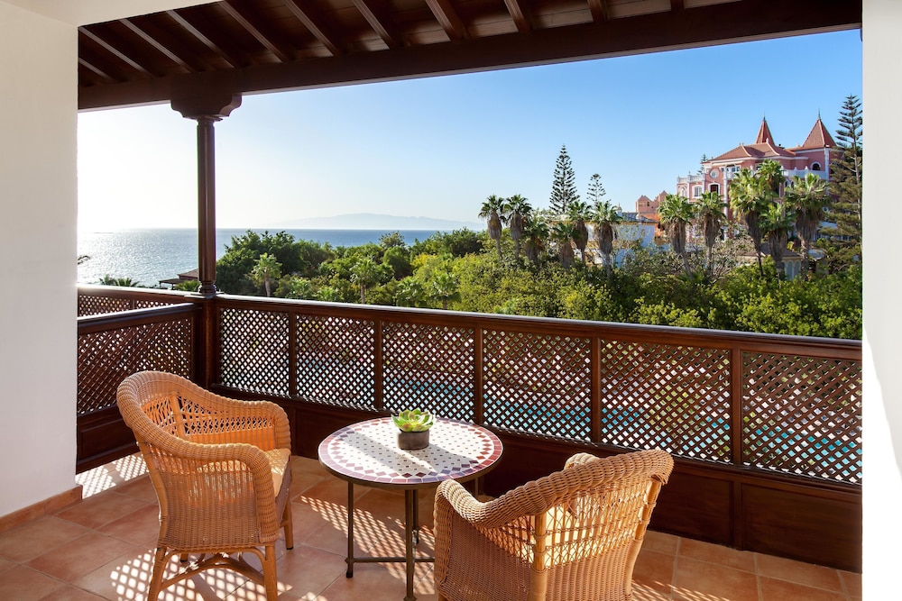 Habitación Deluxe, vistas parciales al mar del hotel Gran Tacande Wellness and Relax Costa Adeje. Foto 8