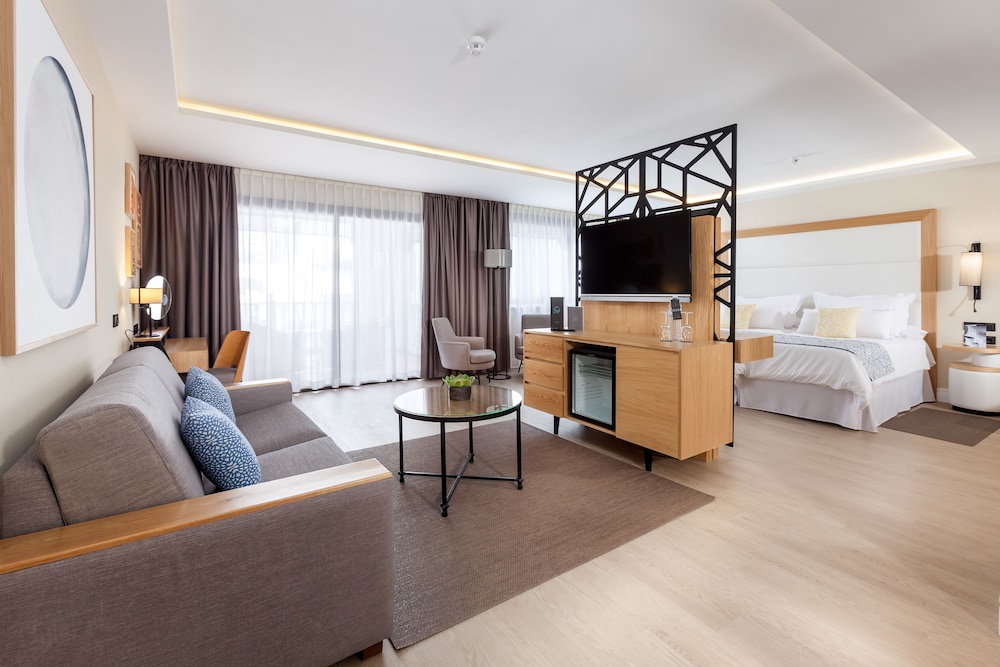 Suite, Vista Parcial Oceano del hotel Gran Tacande Wellness and Relax Costa Adeje. Foto 2