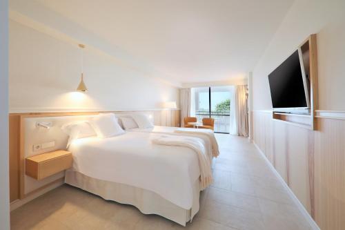 Habitación Doble con vistas laterales al mar - 2 camas del hotel Iberostar Selection Anthelia. Foto 2