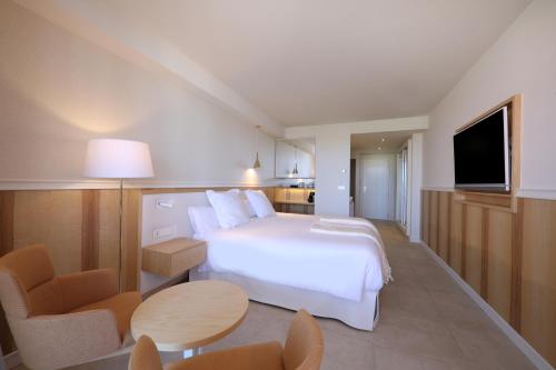 Habitación Doble con vistas laterales al mar - Ubicación preferente del hotel Iberostar Selection Anthelia. Foto 5