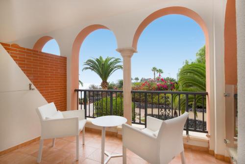 Habitación Doble con vistas al jardín del hotel Iberostar Selection Anthelia. Foto 2