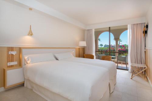 Habitación Doble con vistas al jardín del hotel Iberostar Selection Anthelia