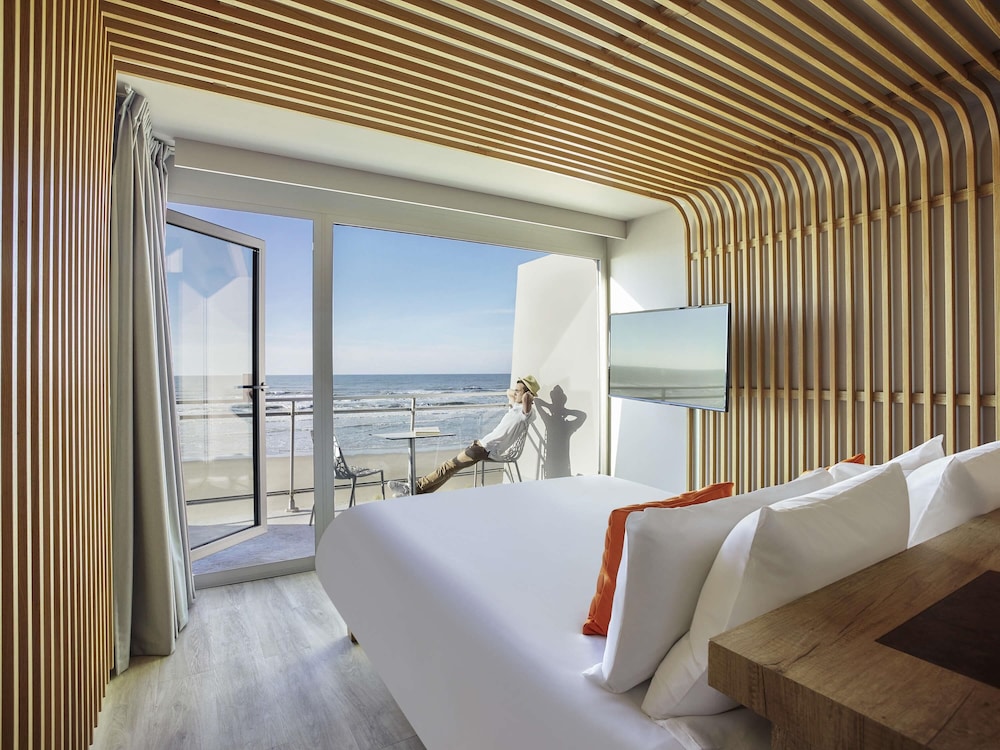 Habitación Ejecutiva con vistas al mar, balcón, 1 cama doble especial y 1 sofá - cama individual del hotel Novotel Thalassa Le Touquet. Foto 2