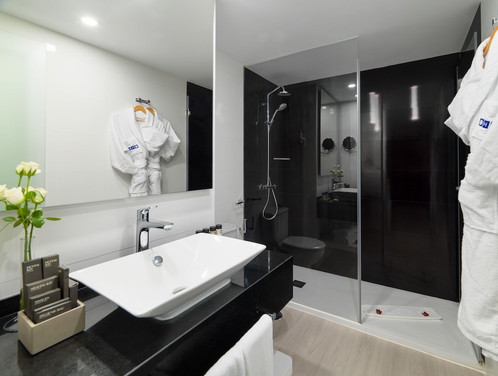 Habitación Doble Básica del hotel H10 Gran Tinerfe. Foto 3