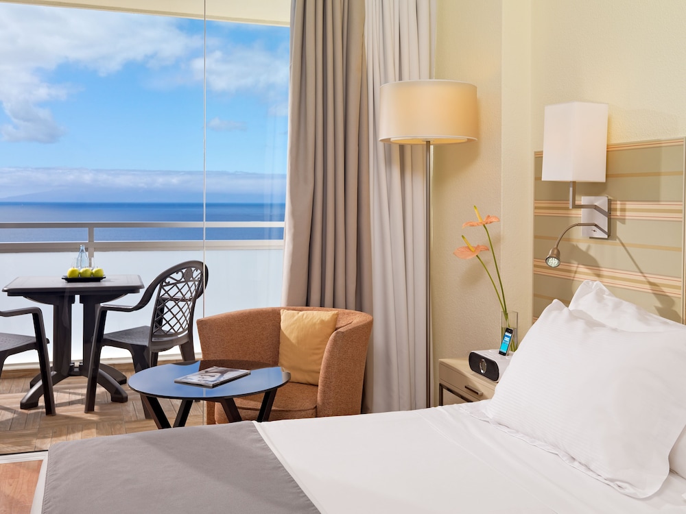 Habitación Superior con vistas al mar del hotel H10 Gran Tinerfe