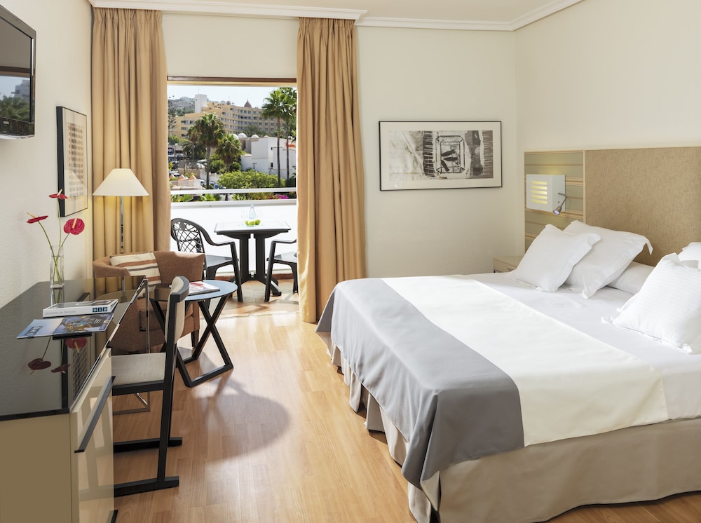 Habitación con 2 camas individuales, balcón del hotel H10 Gran Tinerfe