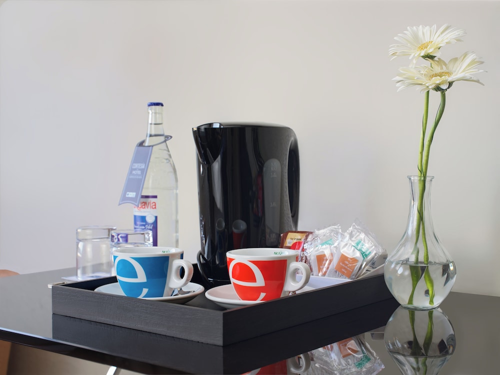 Habitación básica, sin balcón del hotel H10 Gran Tinerfe. Foto 2