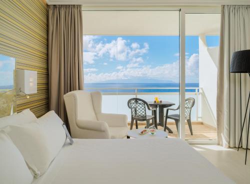 Habitación Doble Privilege con vistas al mar - 1 o 2 camas del hotel H10 Gran Tinerfe. Foto 3