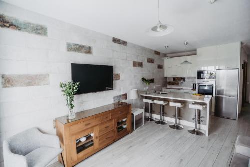 Apartamento de 1 dormitorio con vistas a la piscina del hotel Lagos de Fañabe. Foto 1