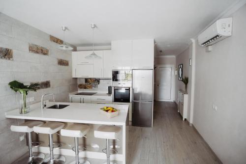 Apartamento de 1 dormitorio con vistas a la piscina del hotel Lagos de Fañabe. Foto 7