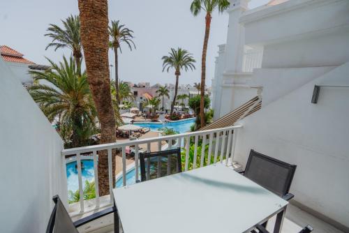 Apartamento de 1 dormitorio con vistas a la piscina del hotel Lagos de Fañabe. Foto 8