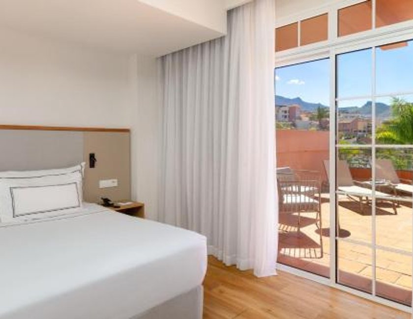 The Level Premium con vistas al mar del hotel Melia Jardines Del Teide - Adults Only. Foto 2