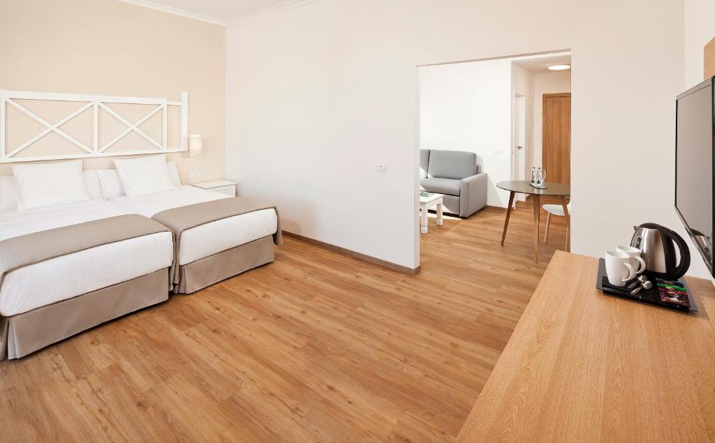 Junior suite Familiar del hotel Melia Jardines Del Teide - Adults Only