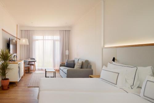 Habitación Meliá del hotel Melia Jardines Del Teide - Adults Only. Foto 5