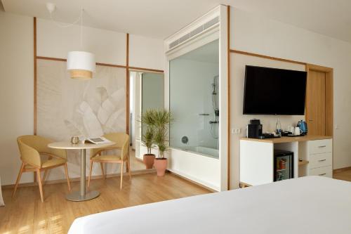 Suite The Level con hidromasaje y vista al mar del hotel Melia Jardines Del Teide - Adults Only. Foto 2