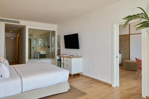 Suite Master The Level con vistas al mar del hotel Melia Jardines Del Teide - Adults Only. Foto 4