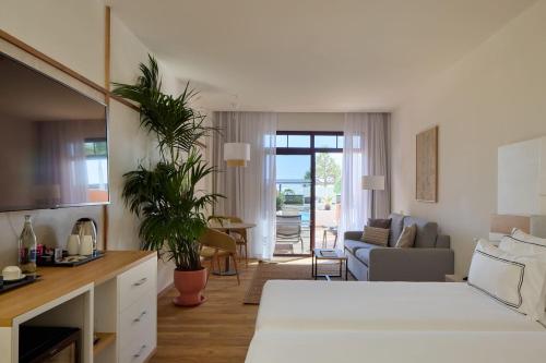 Suite Junior The Level con acceso a la piscina del hotel Melia Jardines Del Teide - Adults Only. Foto 12