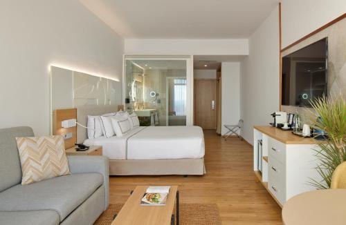 Suite Junior The Level con vistas al mar del hotel Melia Jardines Del Teide - Adults Only. Foto 4