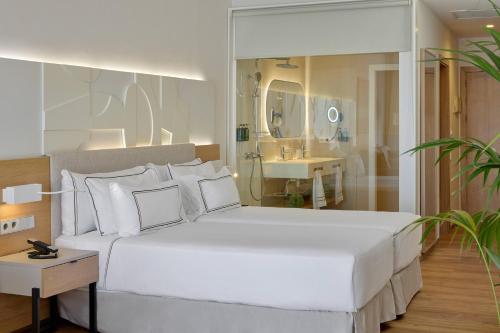 Suite Junior The Level con acceso a la piscina del hotel Melia Jardines Del Teide - Adults Only. Foto 14