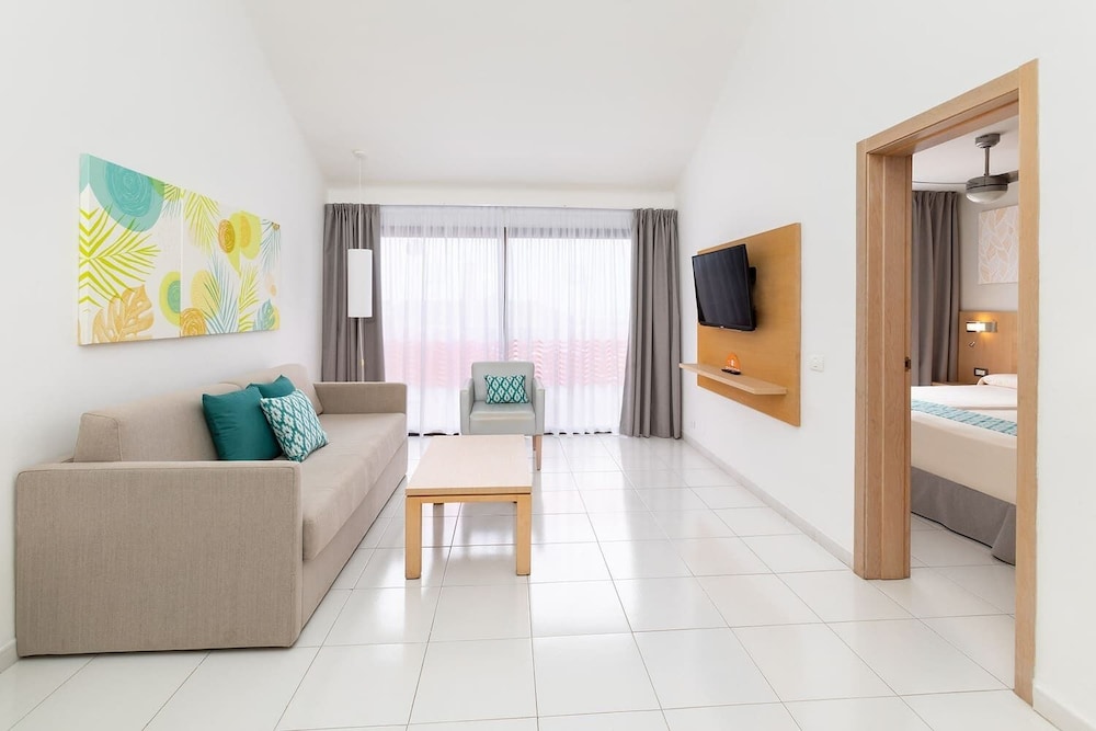 Habitación Superior del hotel Tagoro Family and Fun Costa Adeje. Foto 3