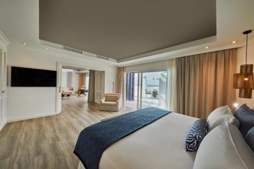 Preferred Club Suite con vista al mar del hotel Dreams Jardin Tropical. Foto 5