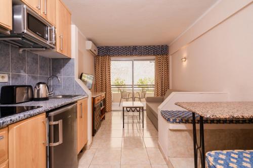 One - Bedroom Apartment Economy - without views (1Adult) del hotel HOVIMA Santa Maria. Foto 6