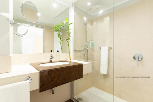 Double Room Excellence del hotel HOVIMA Cool Costa Adeje. Foto 1