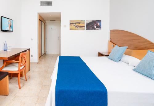 Habitación doble Vista Jardin Superior Vista ciudad Confort del hotel HOVIMA Cool Costa Adeje. Foto 3