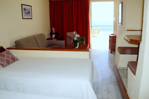 Estudio Balcón o Terraza Sofá Cama incluido 1 Cama Individual del hotel HOVIMA Atlantis. Foto 2