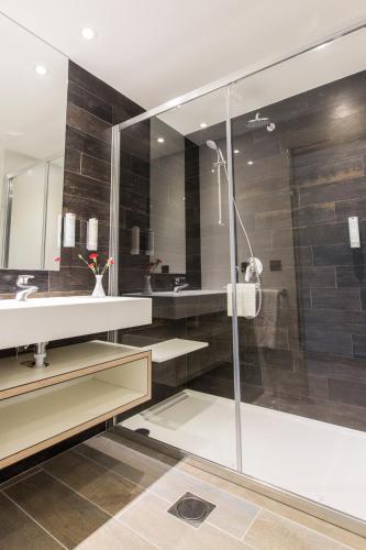 Habitación Doble Estándar - 2 camas del hotel Adrián Hoteles Colón Guanahaní Adultos Only. Foto 1