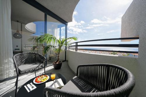 Excellence Suite with Sea View del hotel HOVIMA Suites Costa Adeje. Foto 5