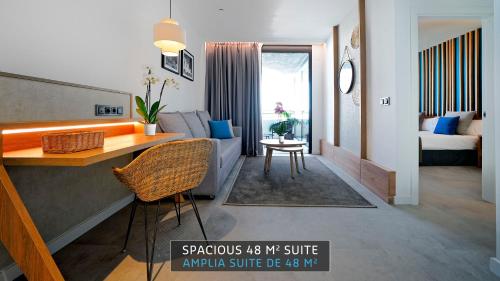 Suite (Single Parent) del hotel HOVIMA Suites Costa Adeje