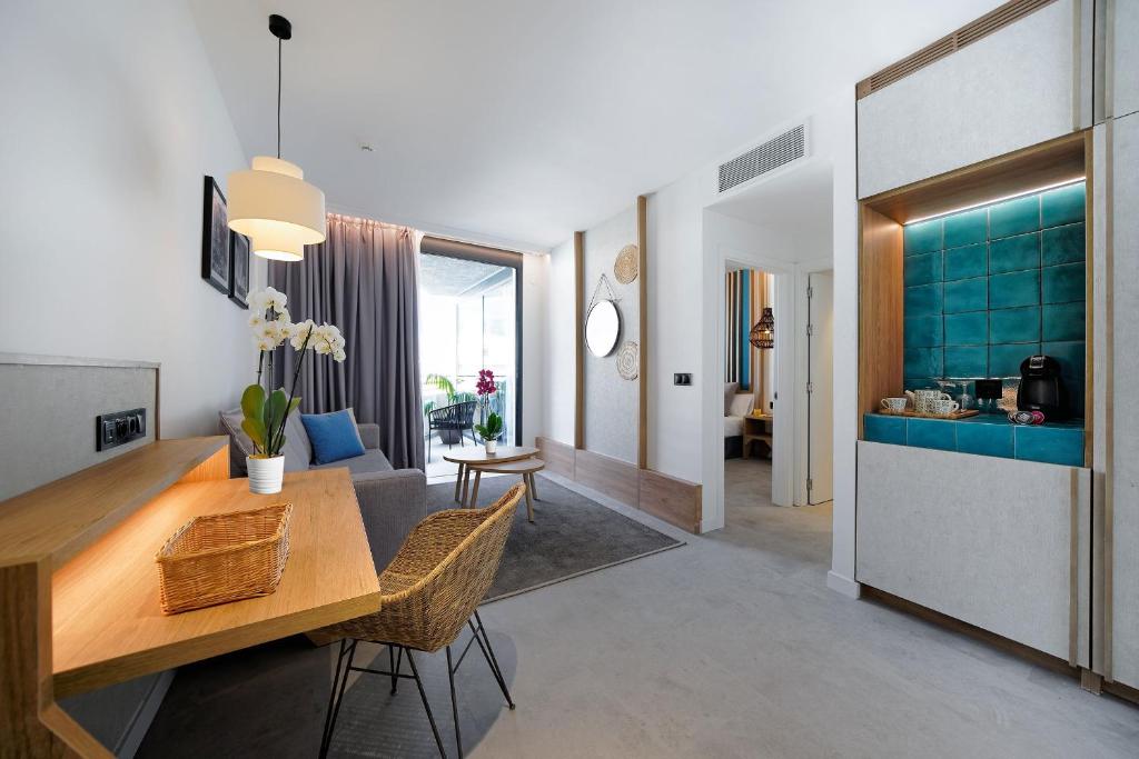 Suite Vista Jardin del hotel HOVIMA Suites Costa Adeje